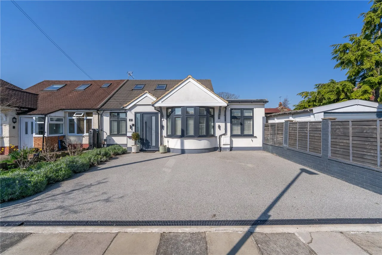 4 bed house for sale — Pembridge Avenue, Twickenham, TW2 6AE