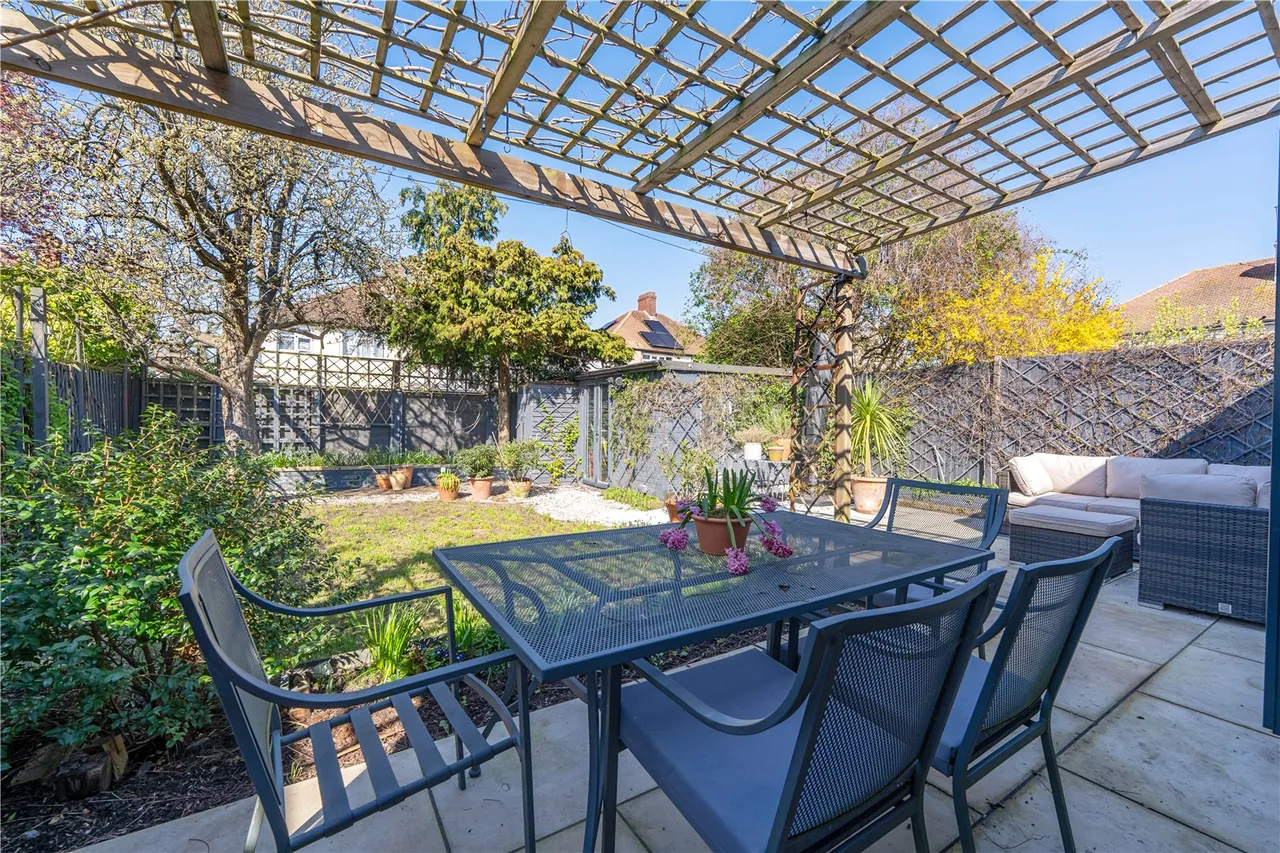 Pembridge Avenue, Twickenham, TW2 6AE, photo 18