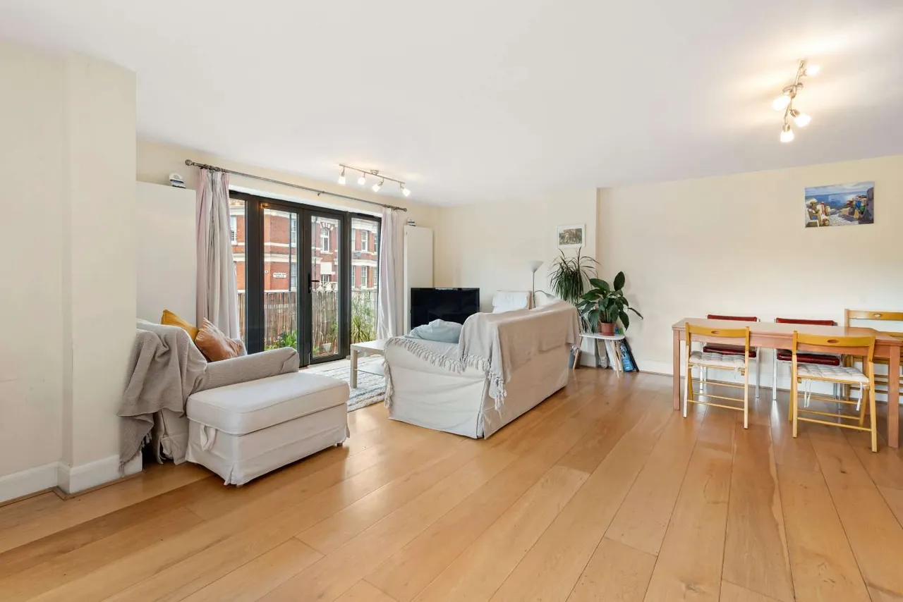 Clapham Park Road, London, SW4 7DE, photo 4