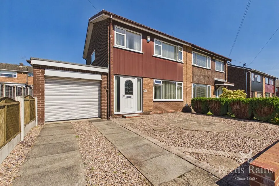 3 bed house for sale — Park West, Rothwell, West Yorkshire, LS26