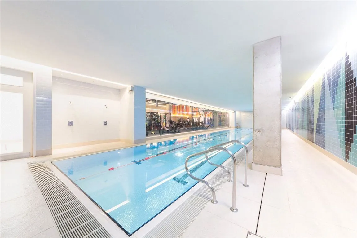 Crossharbour Plaza, Canary Wharf, photo 13