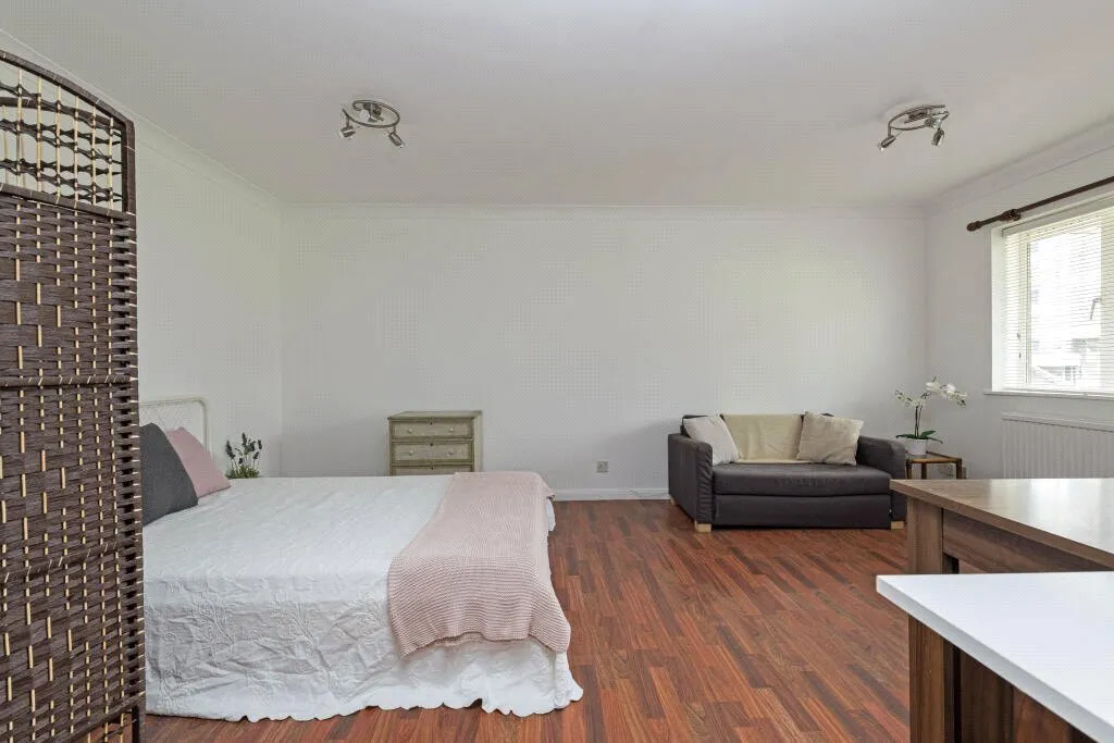 Battersea Church Road, London, SW11, photo 4
