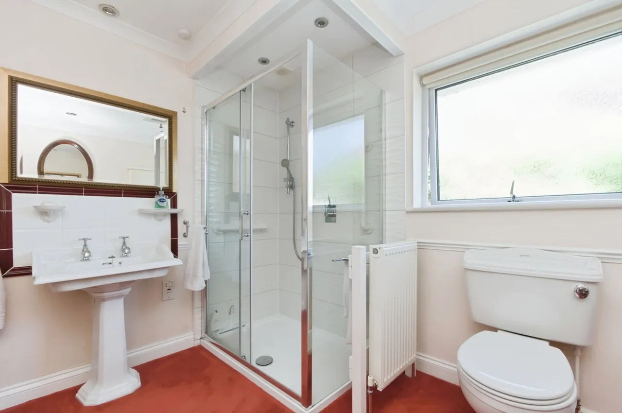 Meadows Road, Eastbourne, BN22, photo 12