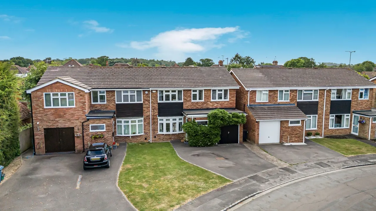 Stock Field Close, Hazlemere, HP15, photo 13