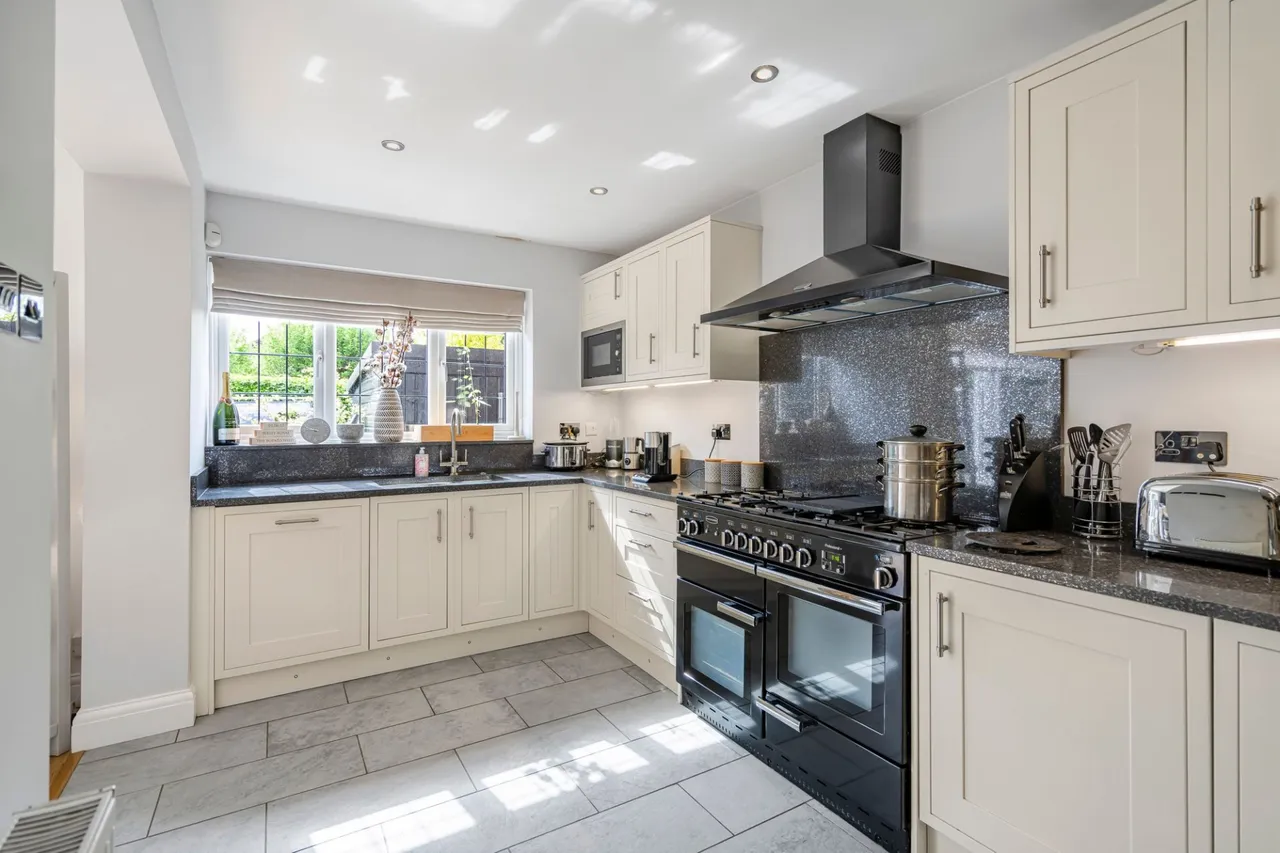 Stock Field Close, Hazlemere, HP15, photo 14