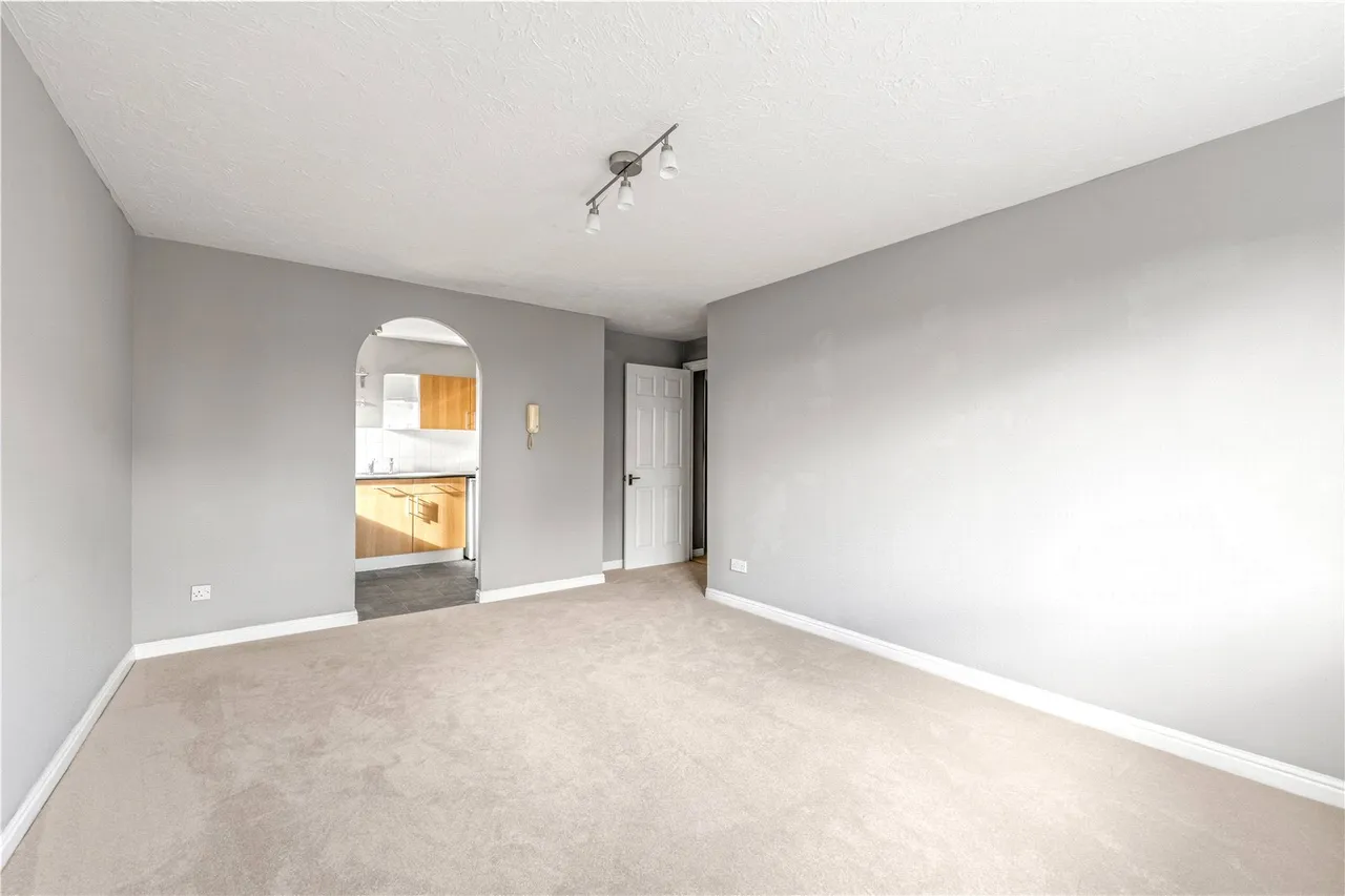 Varsity Drive, Twickenham, TW1 1AL, photo 5