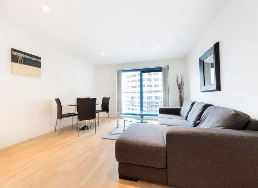 Westgate Apartments, Western Gateway, E16, photo 2