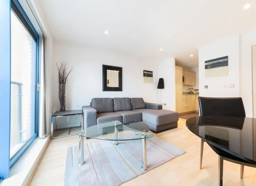 Westgate Apartments, Western Gateway, E16, photo 3