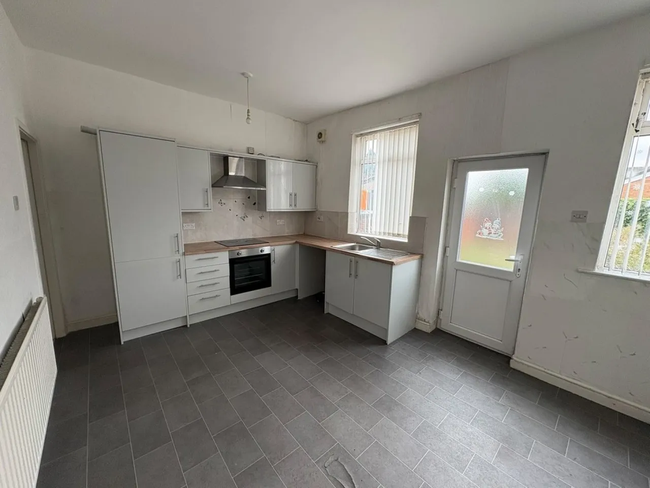 585 Wigan Road, photo 4