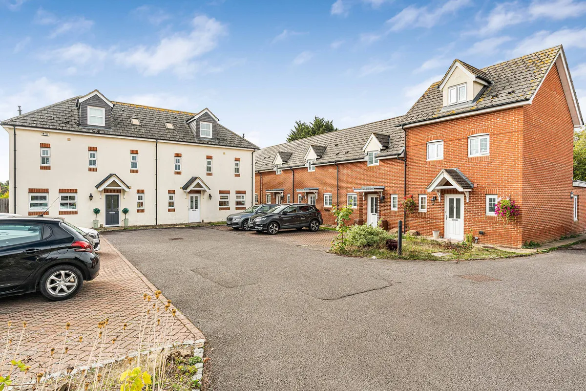 2 bed house for sale, Pease Place, Didcot