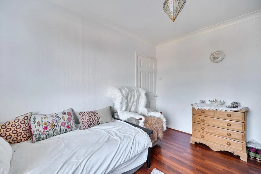 Manor Lane, Sunbury-On-Thames, TW16, photo 13