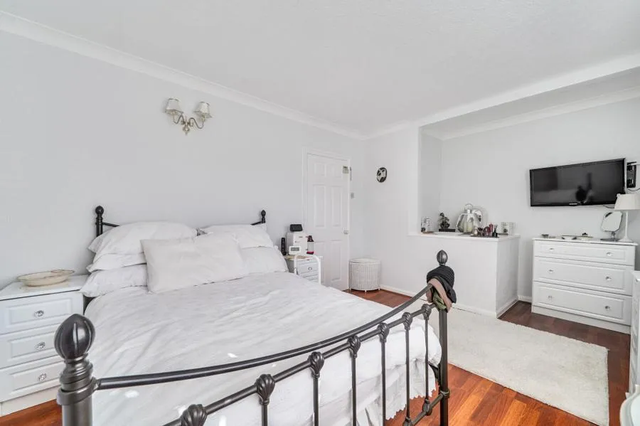 Manor Lane, Sunbury-On-Thames, TW16, photo 12
