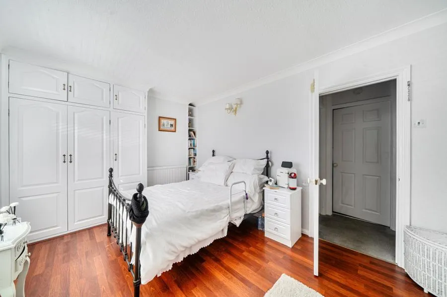 Manor Lane, Sunbury-On-Thames, TW16, photo 10