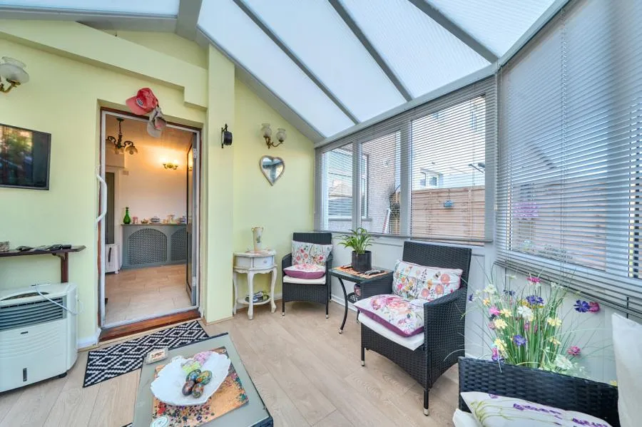 Manor Lane, Sunbury-On-Thames, TW16, photo 6