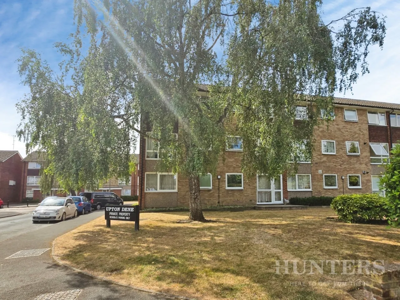2 bed flat to rent — Upton Dene, Sutton