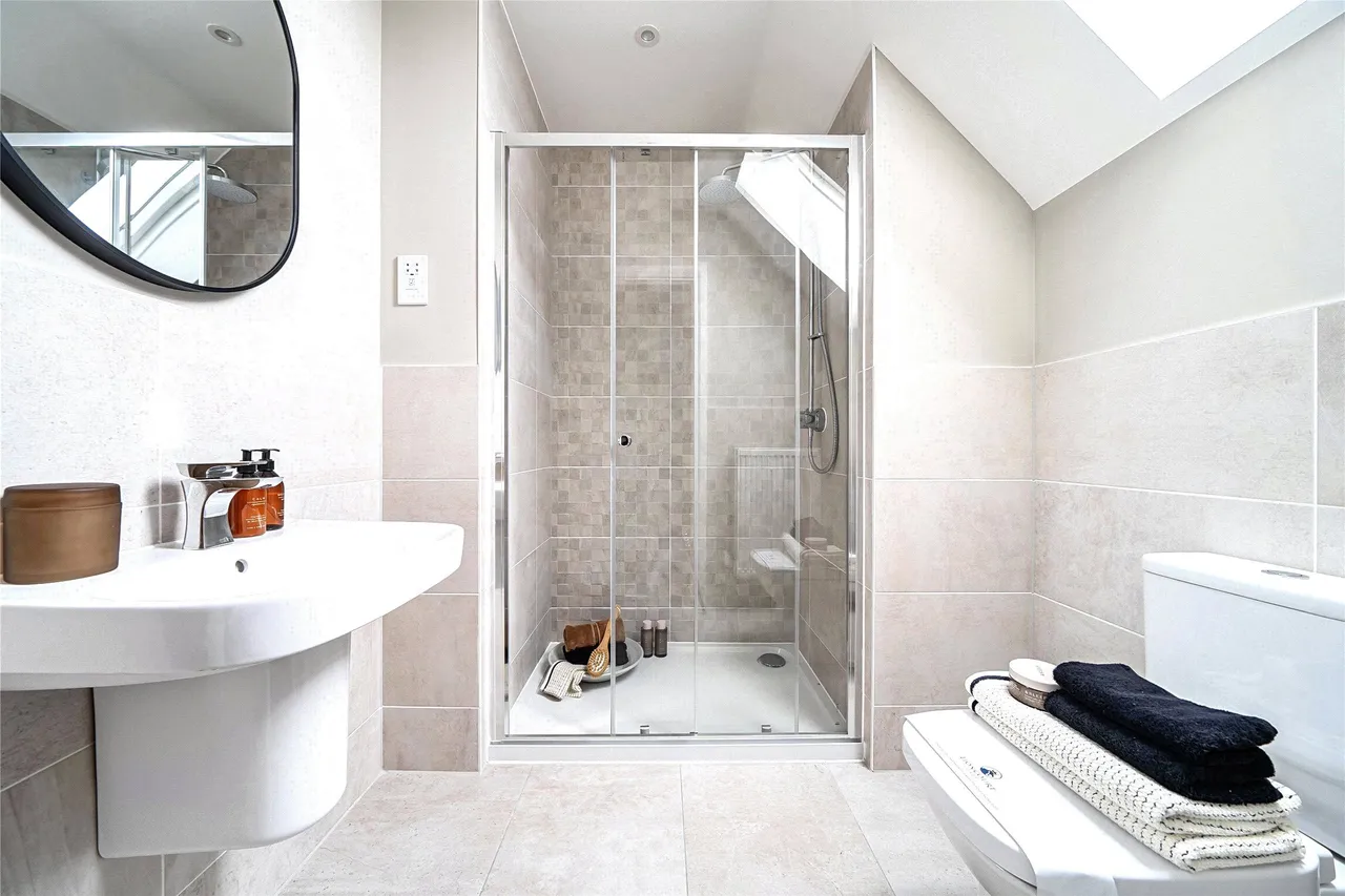 26 Priors View, Priory Meadows, Gloucestershire, Hempsted, GL2 5GY, photo 10