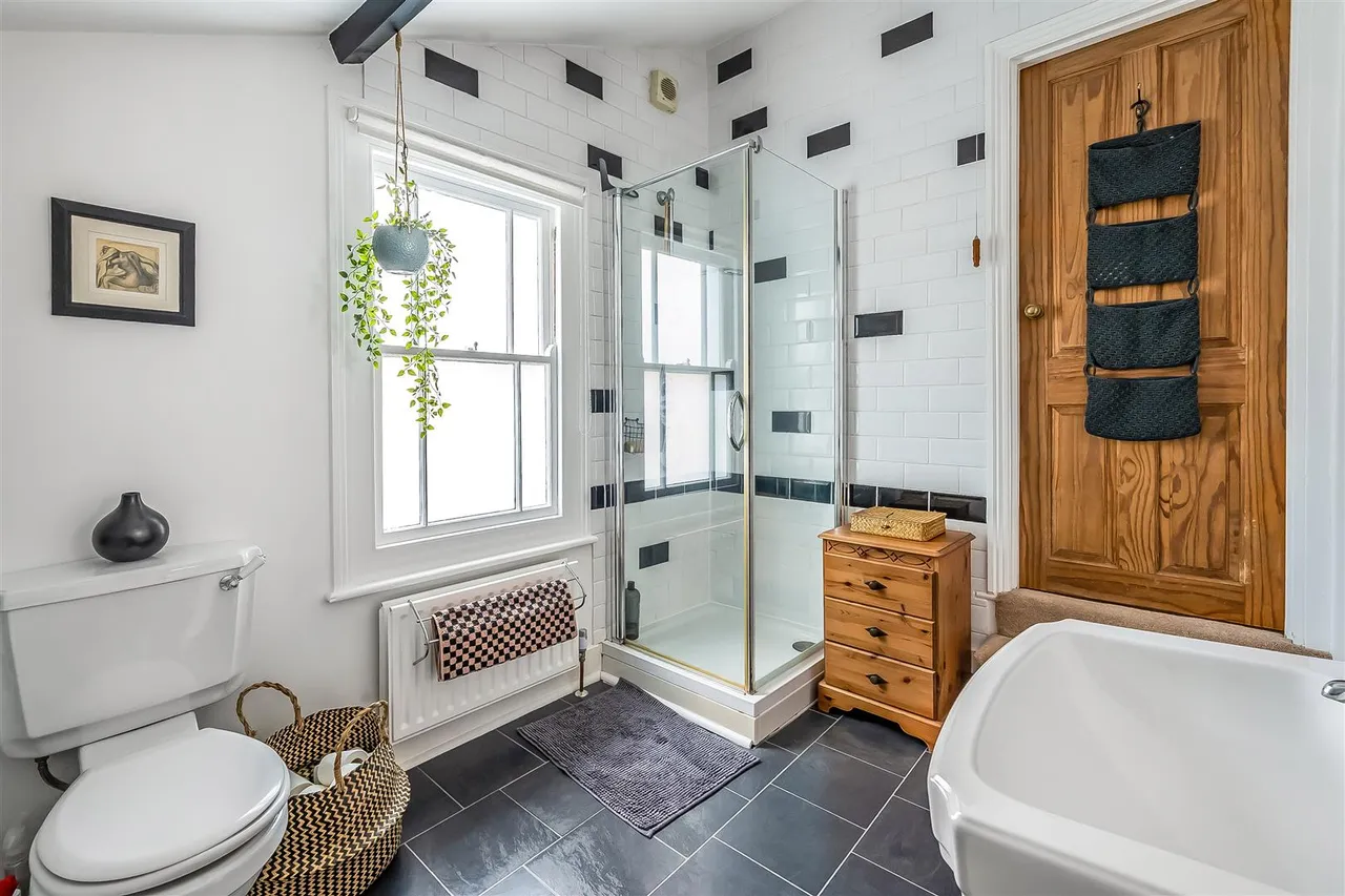 Dene Street Gardens, Dorking, RH4, photo 11