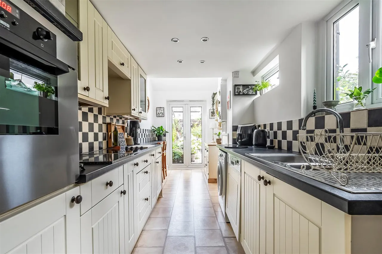 Dene Street Gardens, Dorking, RH4, photo 20