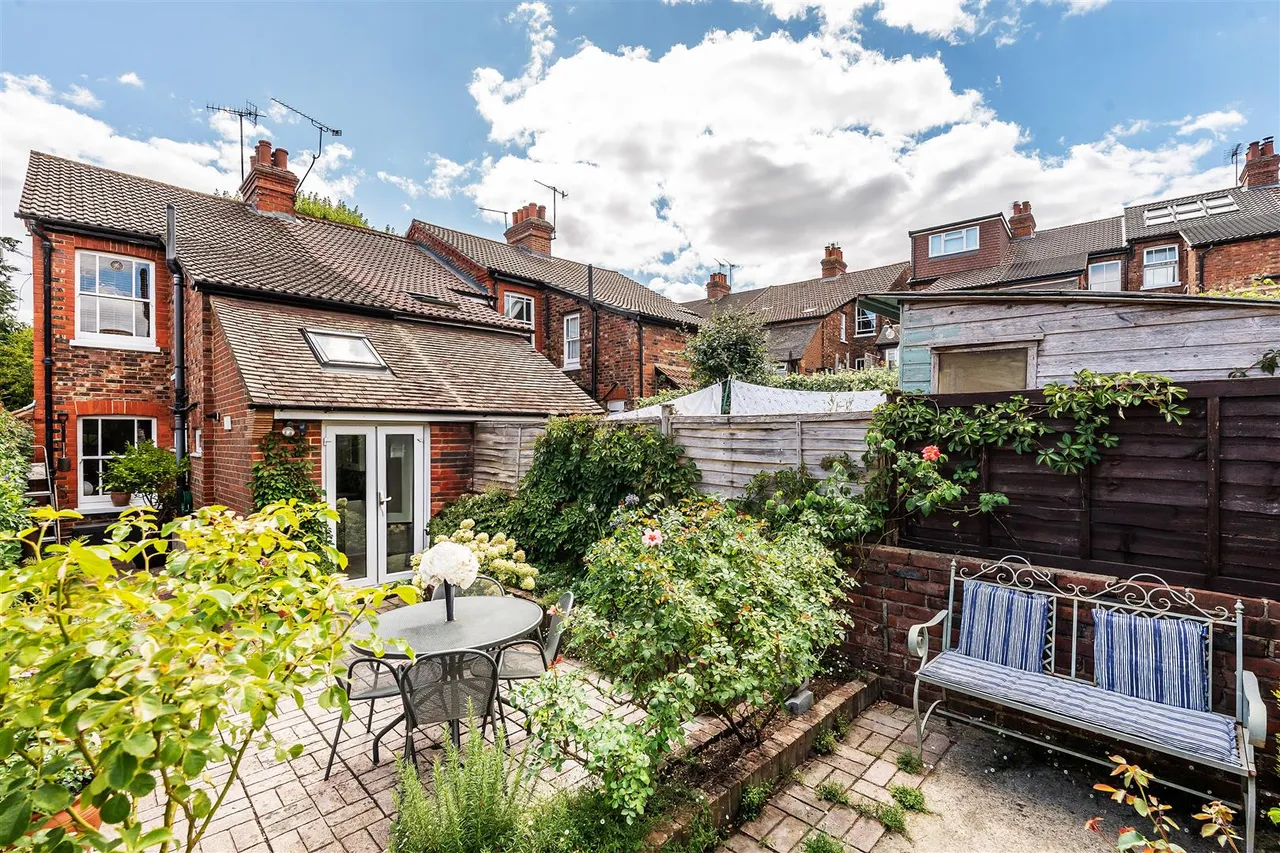 Dene Street Gardens, Dorking, RH4, photo 17