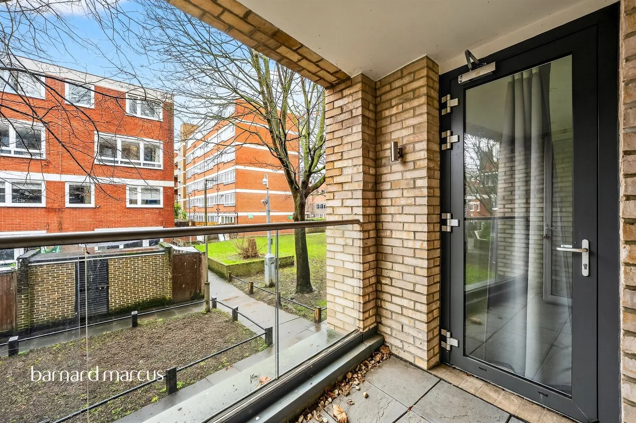 Hyde Lane, London, SW11, photo 4