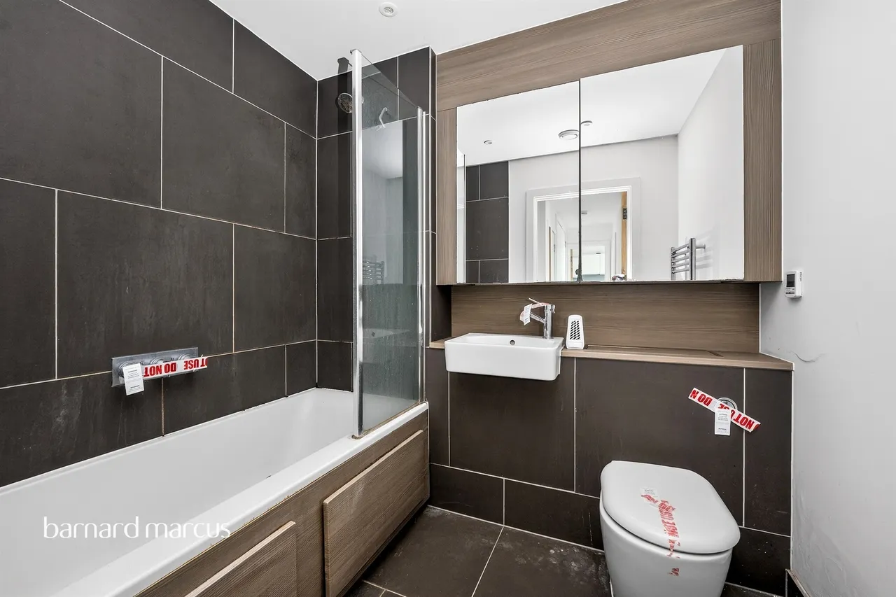 Hyde Lane, London, SW11, photo 9