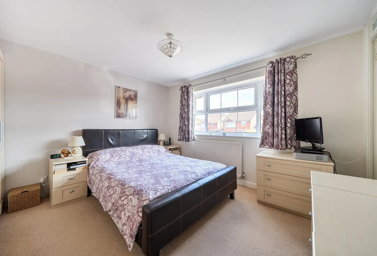 Meadow Lane, Gloucestershire, Up Hatherley, GL51 3NP, photo 8