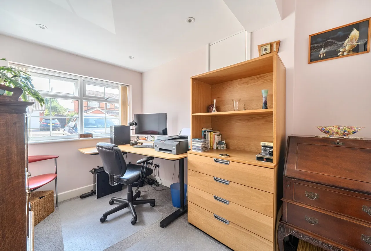 Meadow Lane, Gloucestershire, Up Hatherley, GL51 3NP, photo 3