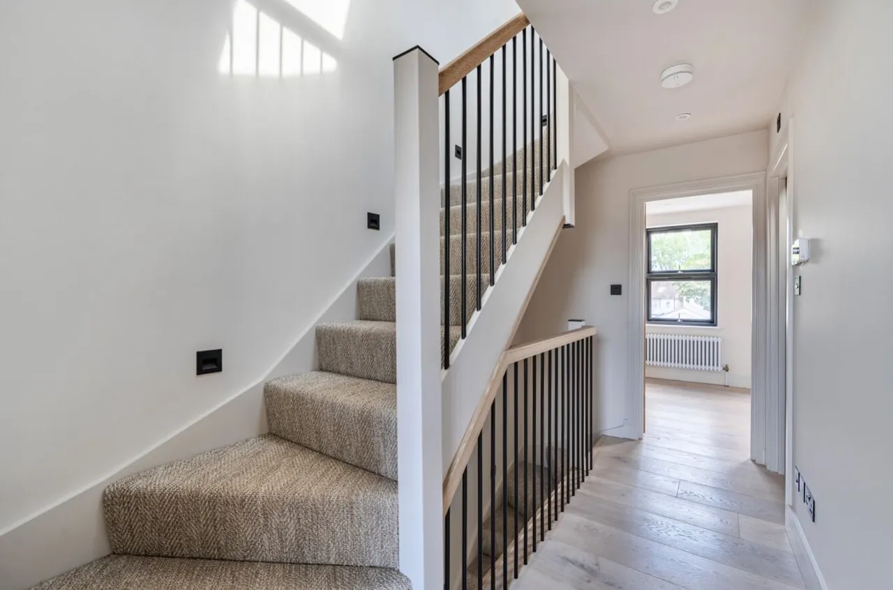 Gander Green Lane, Cheam, SM3, photo 10