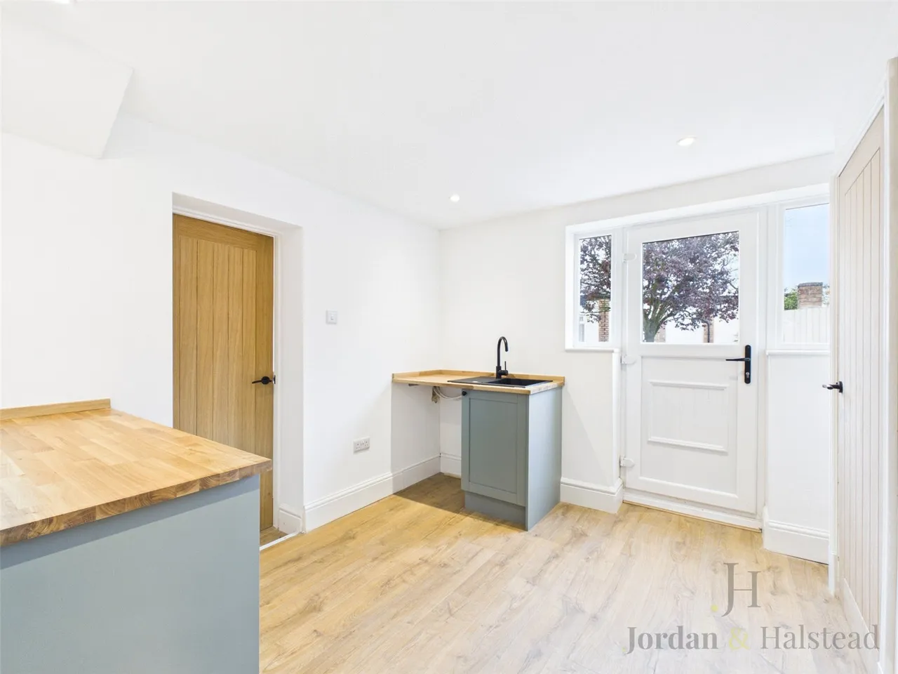Hallsgreen Lane, Wimbolds Trafford, CH2, photo 23