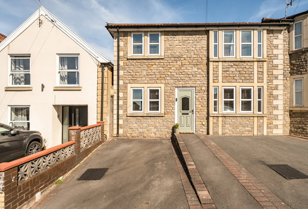 2 bed house for sale — Overnhill Road, Bristol, BS16 5EW