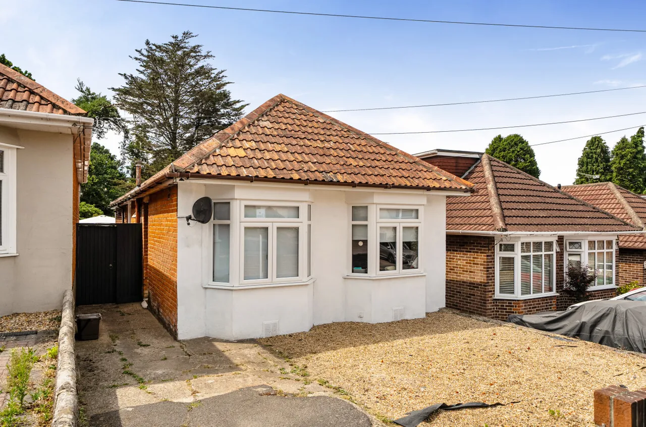 3 bed house for sale, Woodmill Lane, Bitterne Park, SO18
