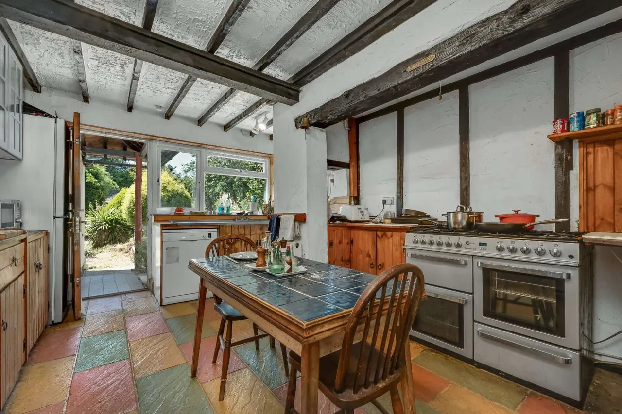 Cherry Orchard Road, West Molesey, Surrey, KT8 1QZ, photo 9