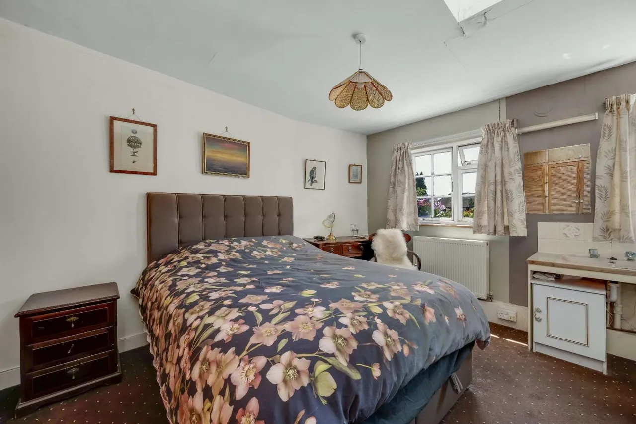 Cherry Orchard Road, West Molesey, Surrey, KT8 1QZ, photo 10