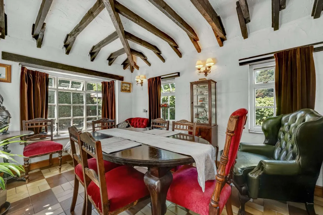 Cherry Orchard Road, West Molesey, Surrey, KT8 1QZ, photo 7