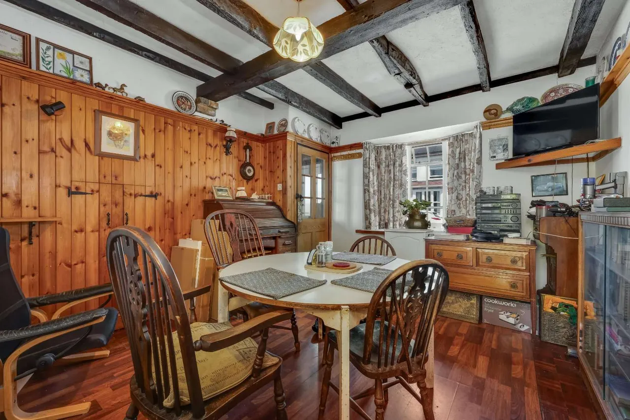 Cherry Orchard Road, West Molesey, Surrey, KT8 1QZ, photo 8