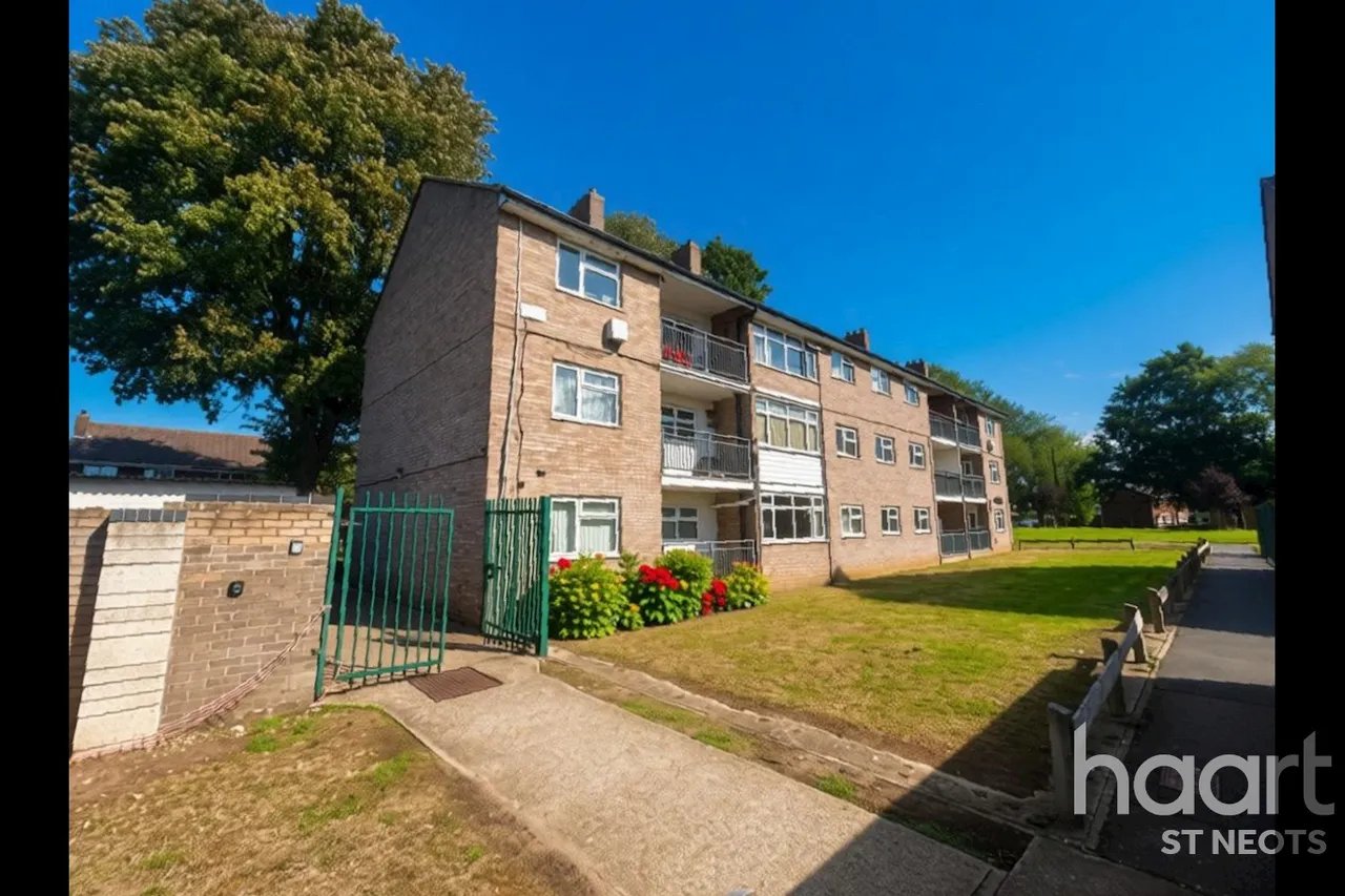 1 bed flat for sale, Elm Close, Huntingdon, PE29
