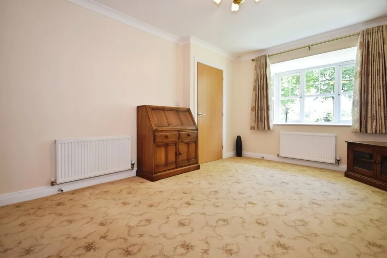 Fallowfield Drive, Shawclough, OL12, photo 5