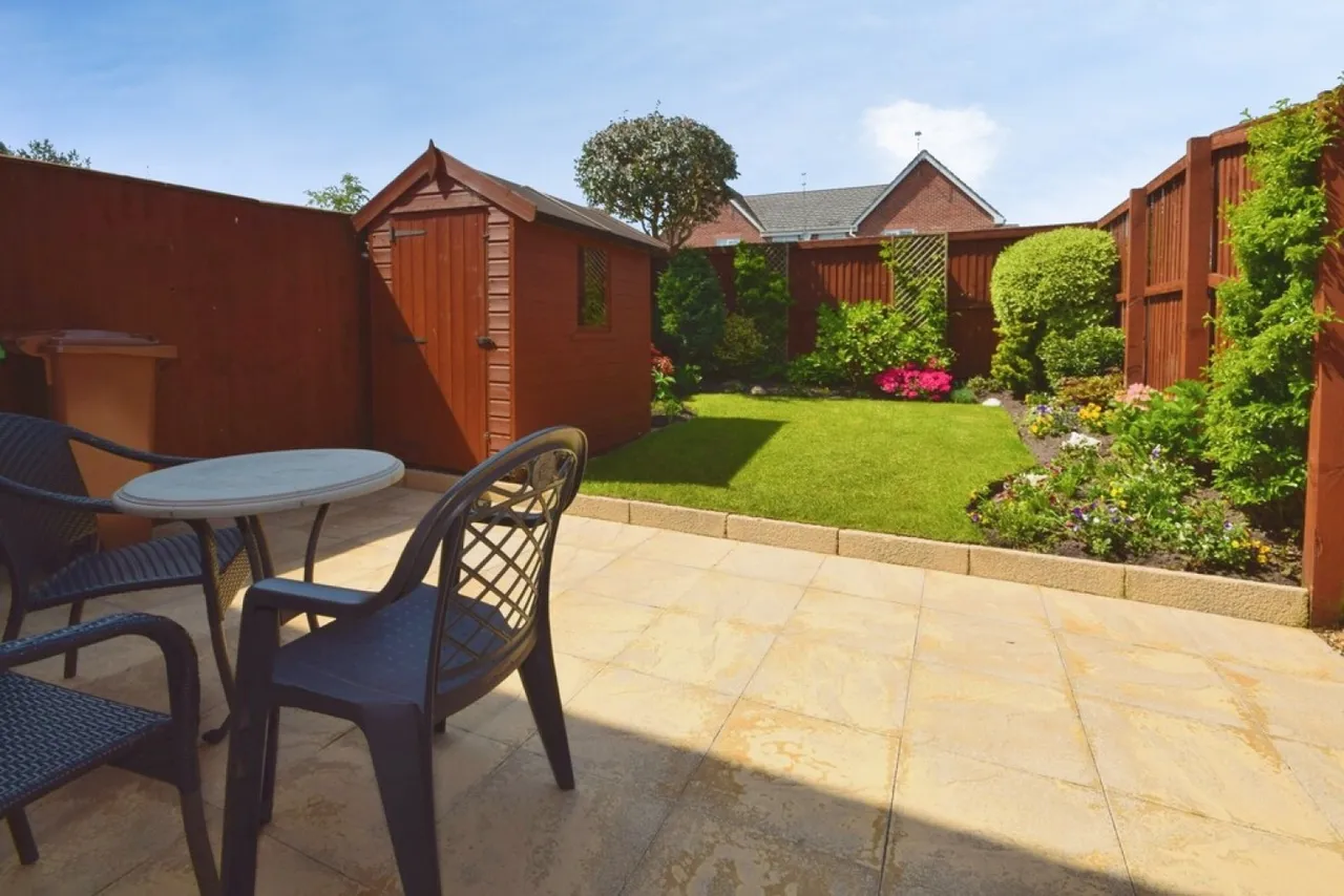 Fallowfield Drive, Shawclough, OL12, photo 14