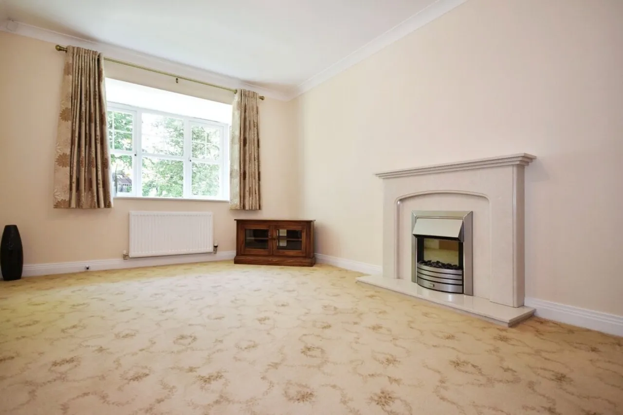 Fallowfield Drive, Shawclough, OL12, photo 6