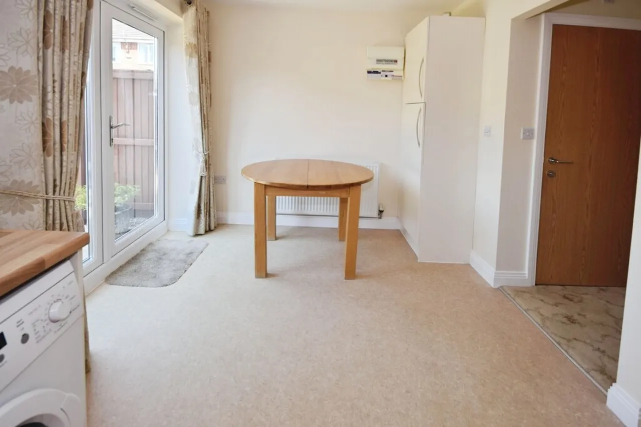 Fallowfield Drive, Shawclough, OL12, photo 4