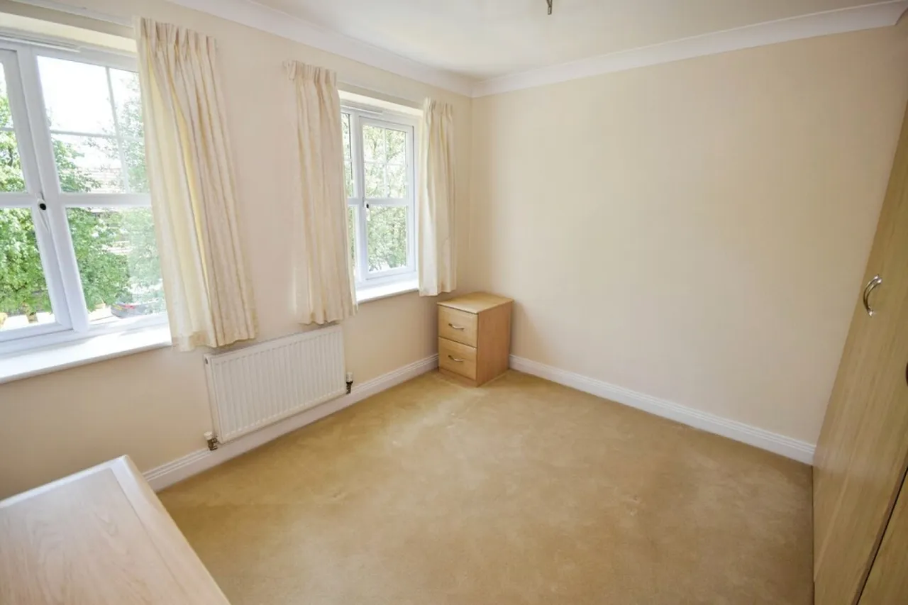 Fallowfield Drive, Shawclough, OL12, photo 10