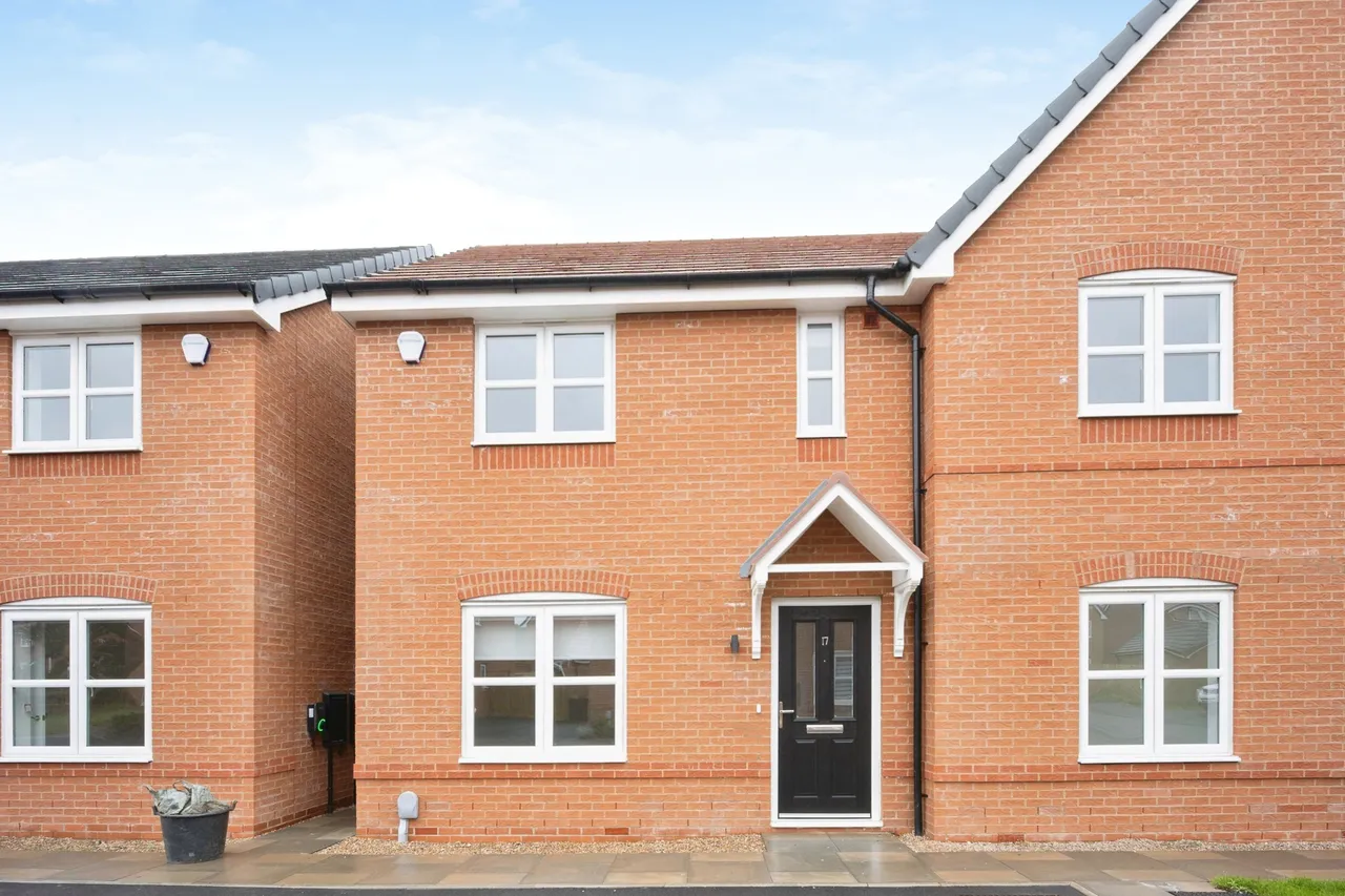 3 bed house to rent, Thimbleby Close, Bedworth, CV12