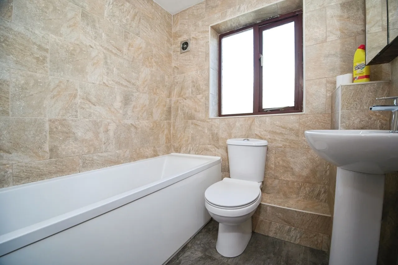 Heol Y Ddol, Caerphilly, CF83, photo 21