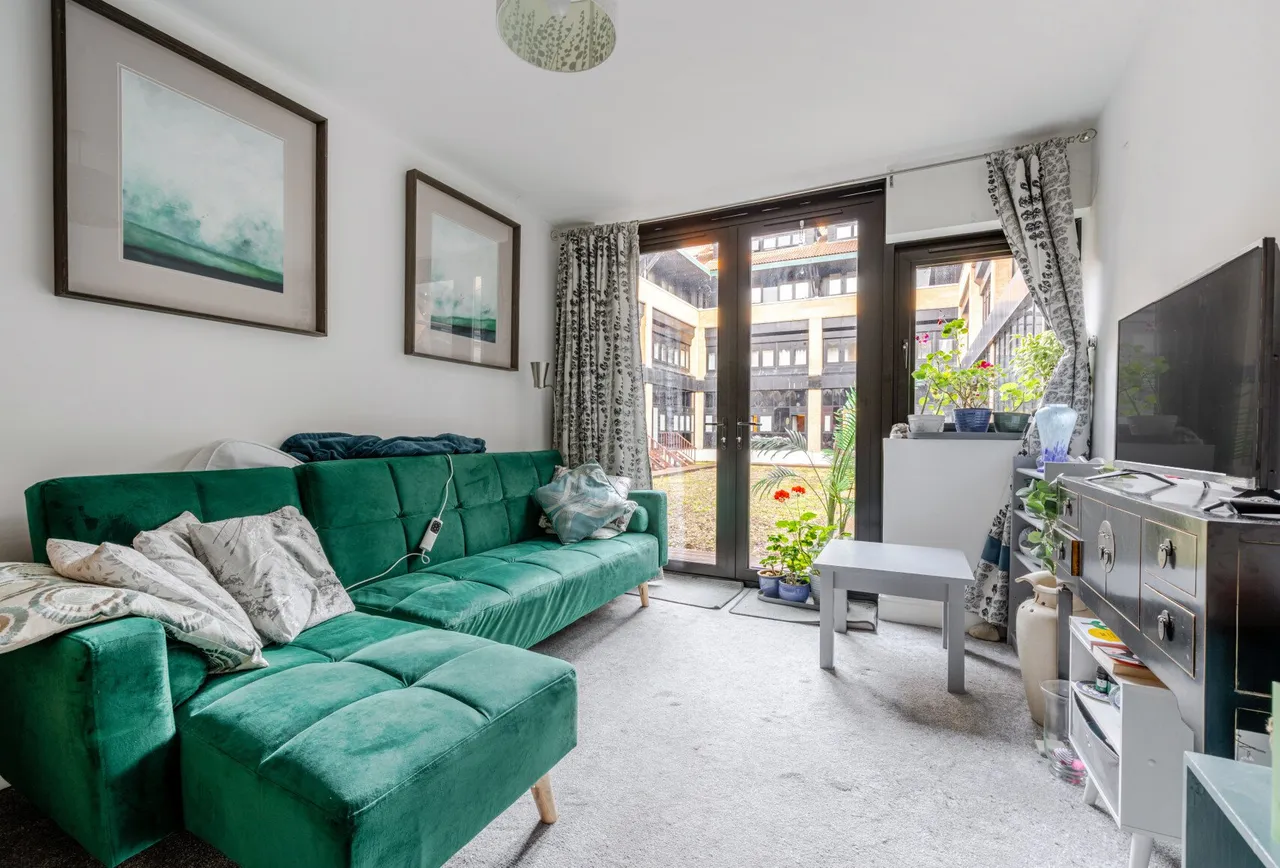 Whitchurch Lane, Bristol, BS14 0TL, photo 3