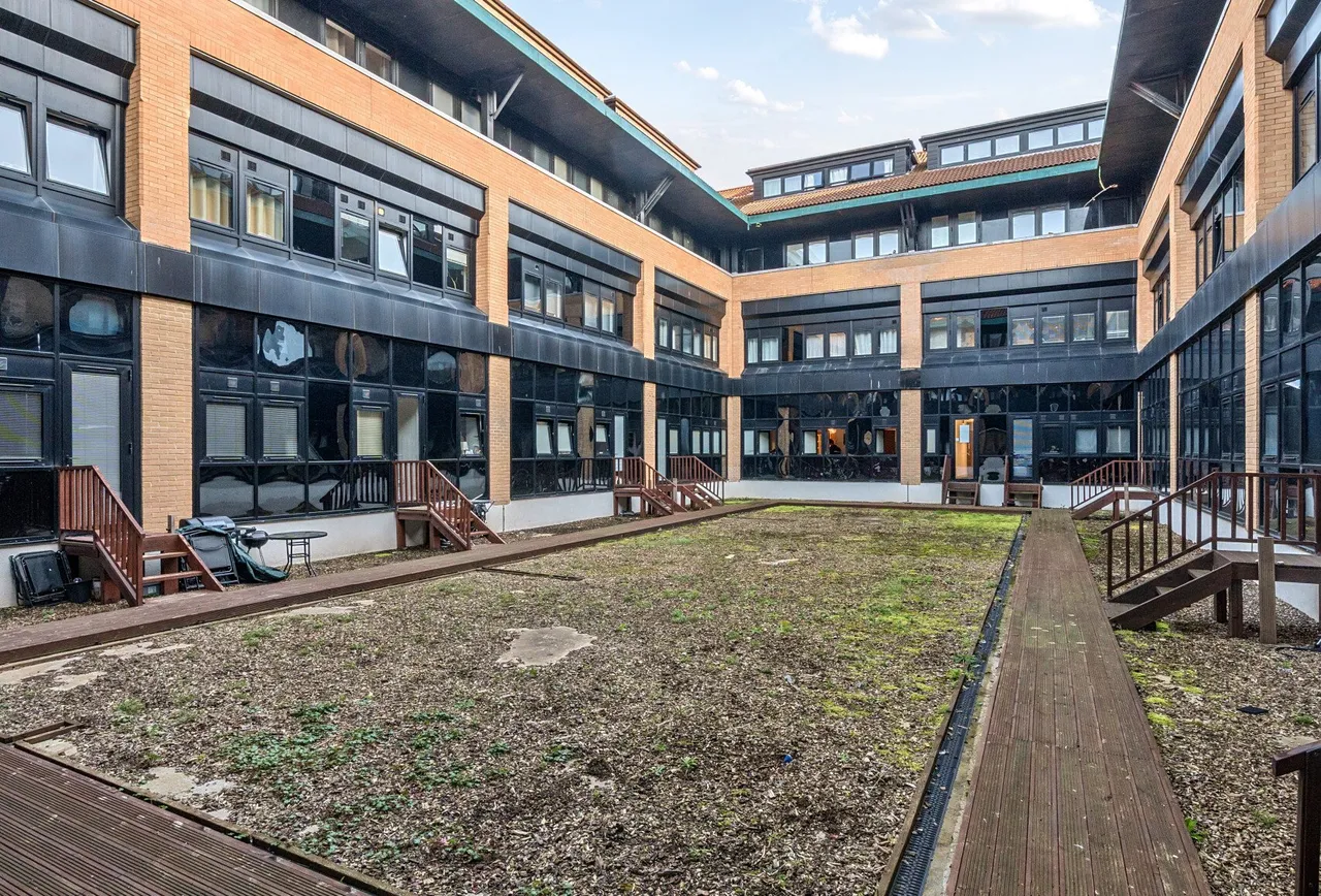 Whitchurch Lane, Bristol, BS14 0TL, photo 15