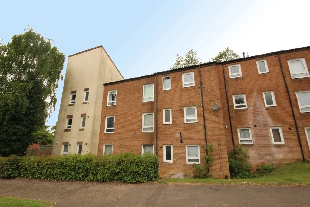 2 bed flat to rent — Great Gull Crescent, Southfields, Northampton, NN3
