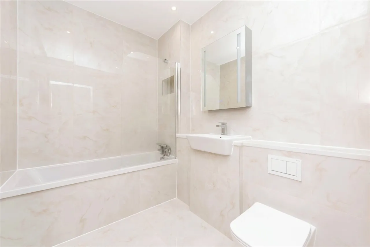 Kenilworth Road, Ashford, TW15, photo 12