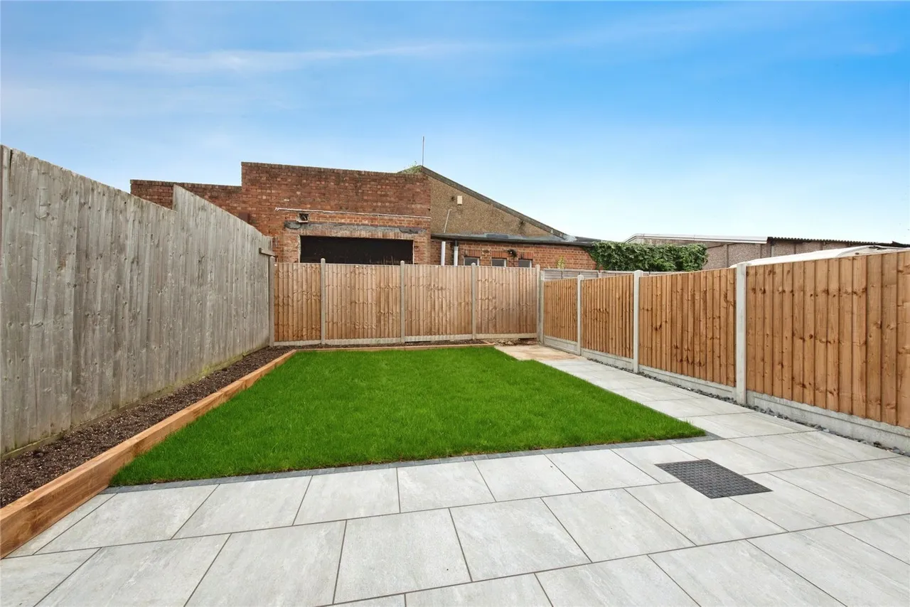 Kenilworth Road, Ashford, TW15, photo 10