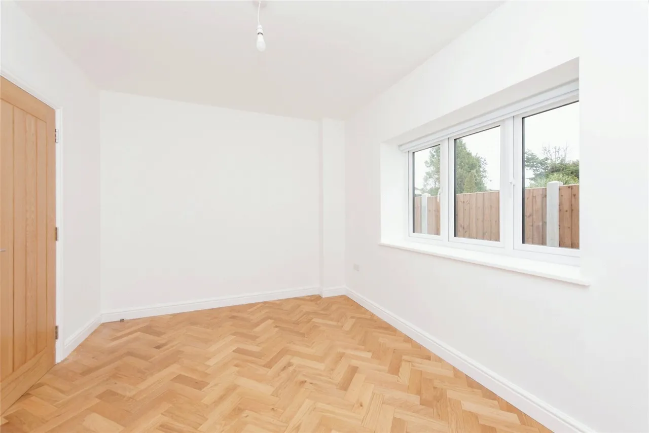 Kenilworth Road, Ashford, TW15, photo 15