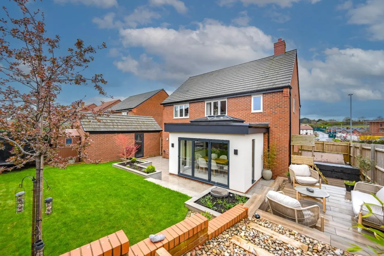 Newton Avenue, Streethay, WS13, photo 24